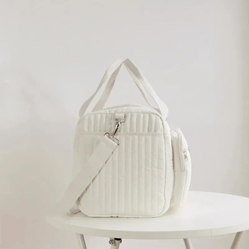 Sac à langer pour bébé, Motif brodé « ourson et fleurs » Tissu en coton beige et à fermeture éclair – Image 5