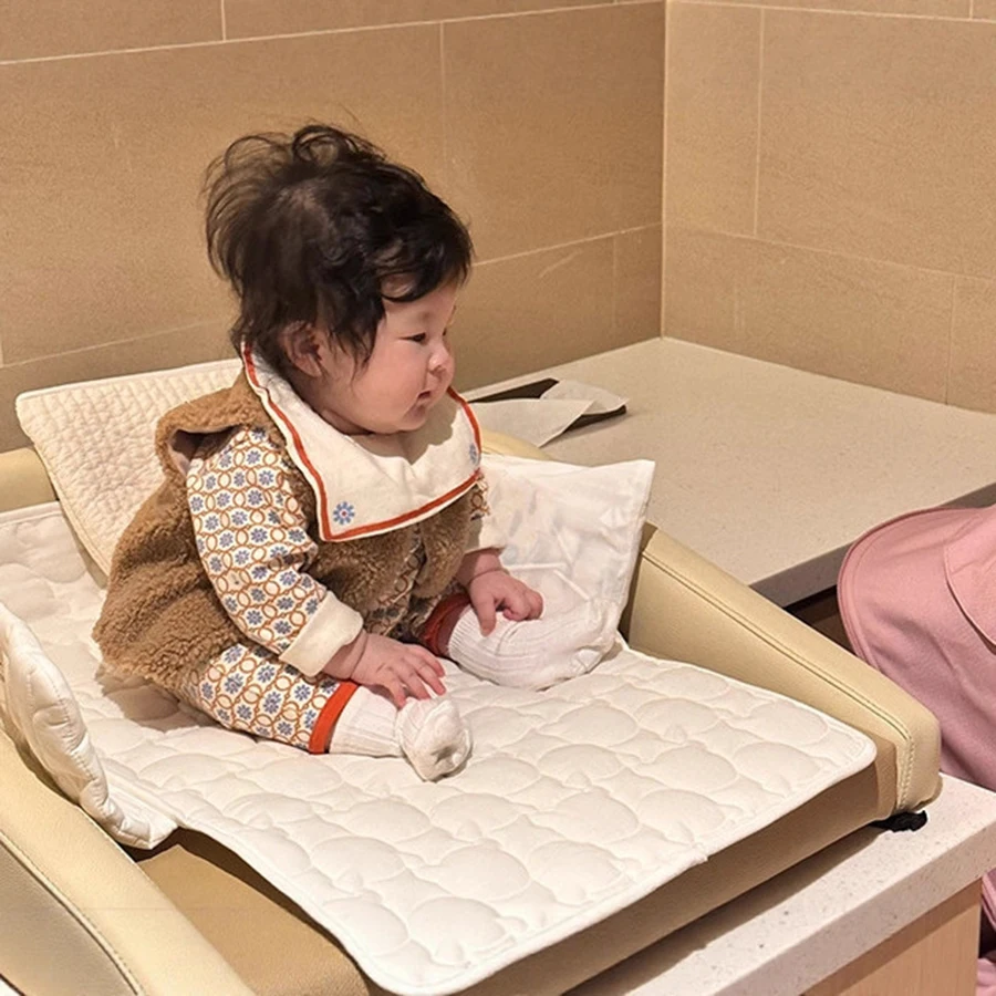 Tapis de change pour bébé pliable, imperméable, portable te durable. – Image 4