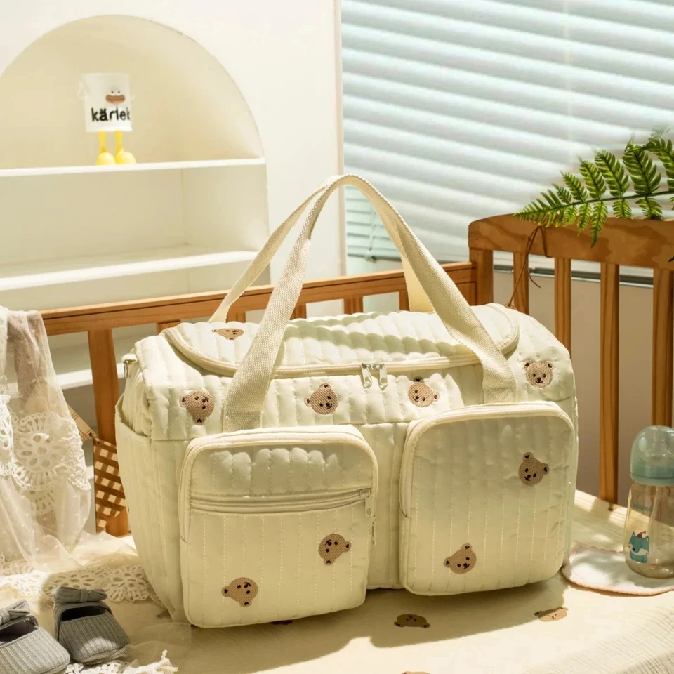 Sac à langer pour bébé motif brodé « ourson et fleurs » , tissu en coton beige avec fermeture éclair – Image 2