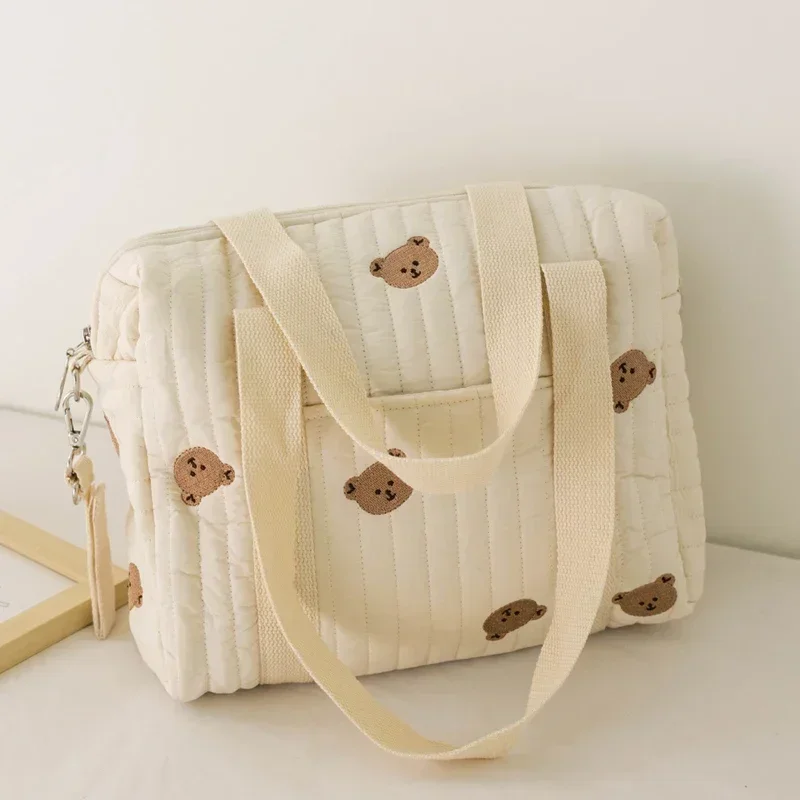 Pochette à langer pour bébé en forme de nounours, avec broderie fleurie, en tissu doux – Image 2