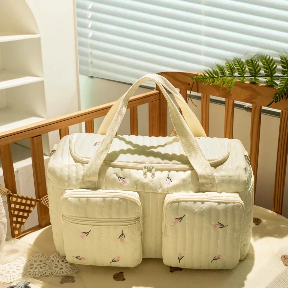 Sac à langer pour bébé motif brodé « ourson et fleurs » , tissu en coton beige avec fermeture éclair – Image 4