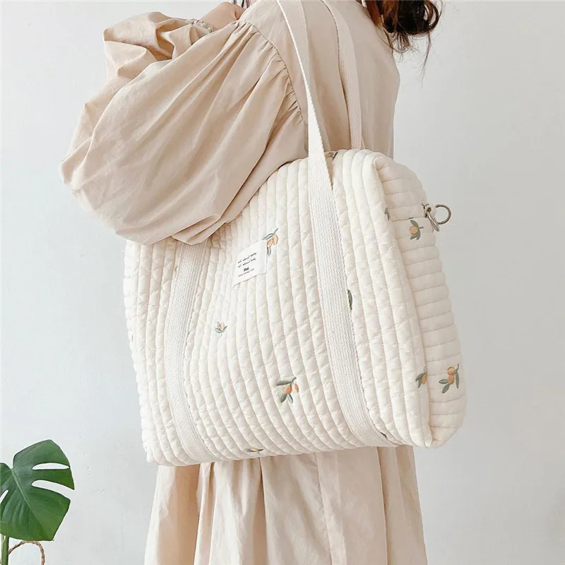 Sac de maman tendance, à bandoulière portable, matelassé brodé. – Image 7